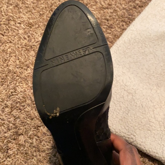 Black booties with back zipper - Picture 5 of 6